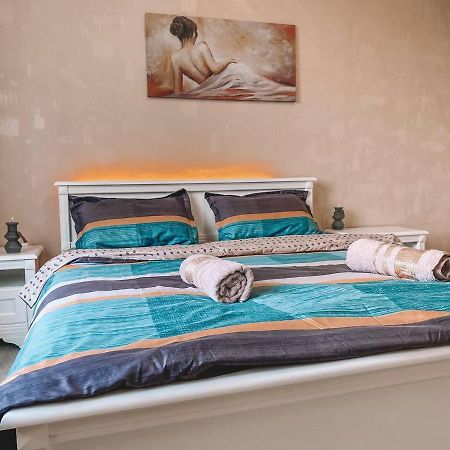 צ'יסינאו Luxury Sky Apartment מראה חיצוני תמונה